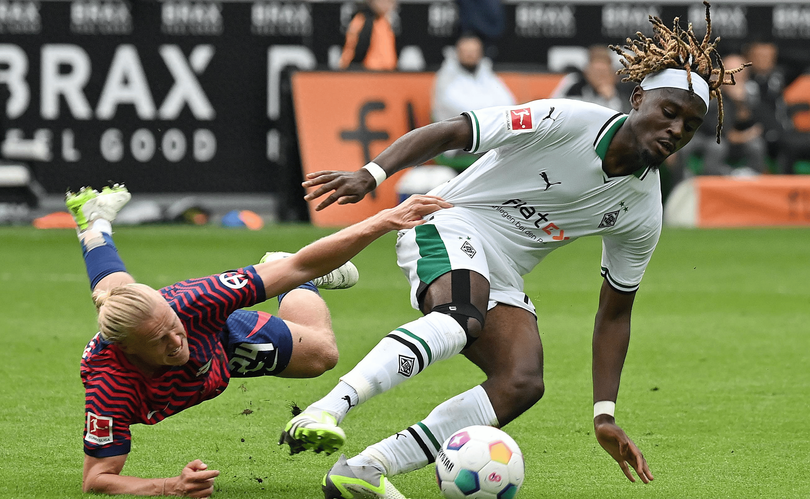 开云体育官网-重磅！门兴格拉德巴赫回应争议备战NBA季后赛印第安纳步行者围绕法甲防线松动，西亚卡姆在日本队比赛中晋级(印第安那步行者从不摆烂)