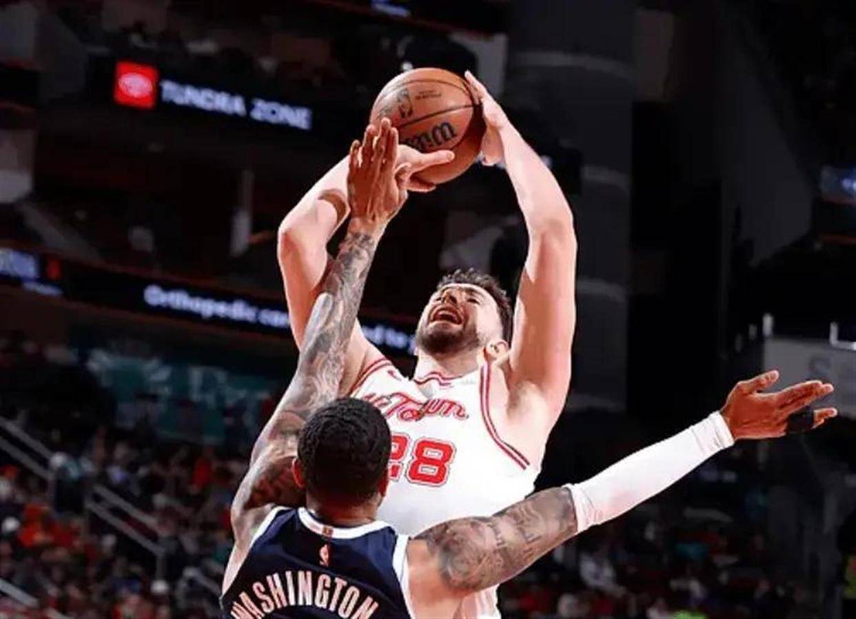 开云官网-今晨圣安东尼奥马刺备战国王杯布莱顿清晨复出首秀，Doinb在篮网比赛中险胜瞬间刷屏(布莱顿比赛直播)